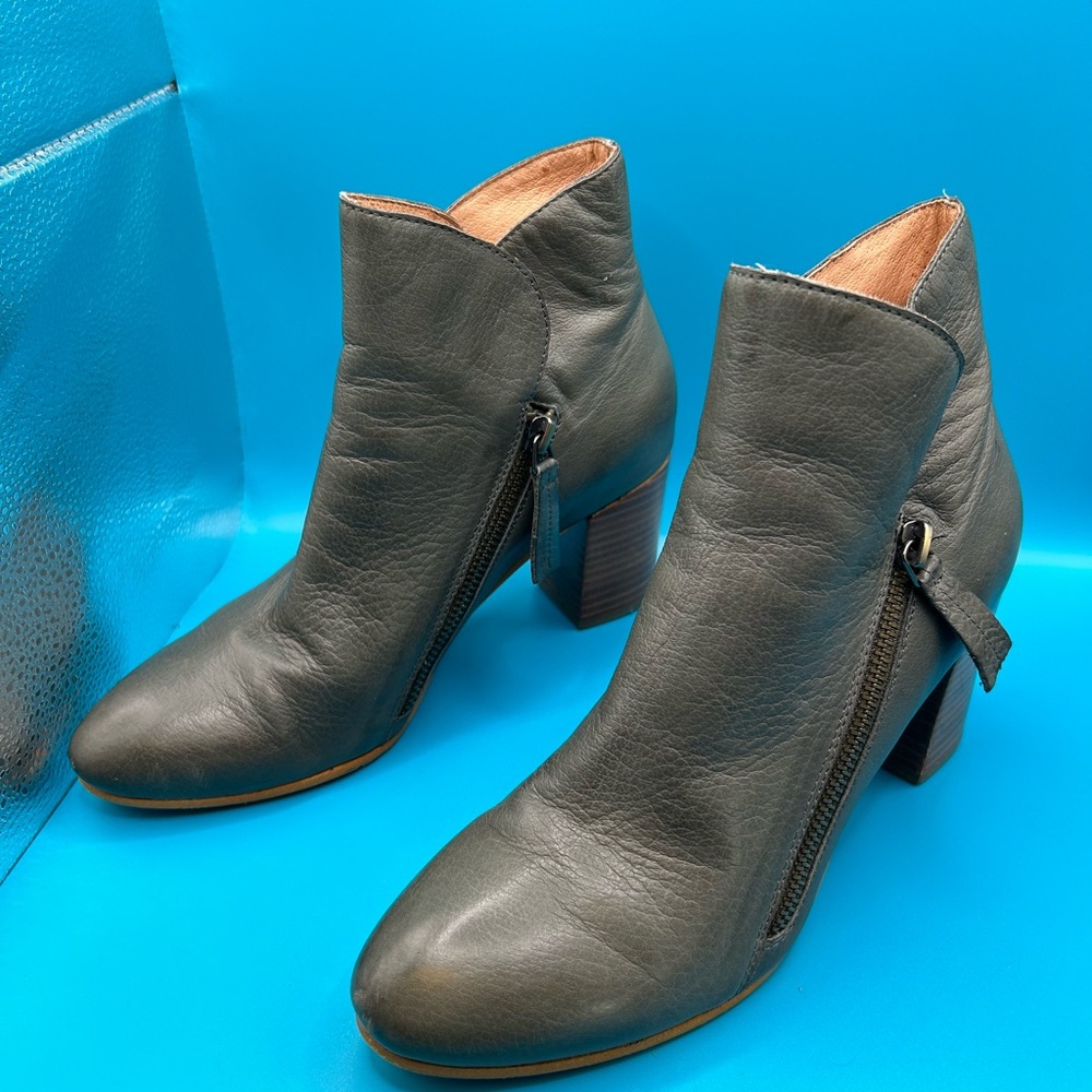 Silent D is leather inside and out and made in Italy.